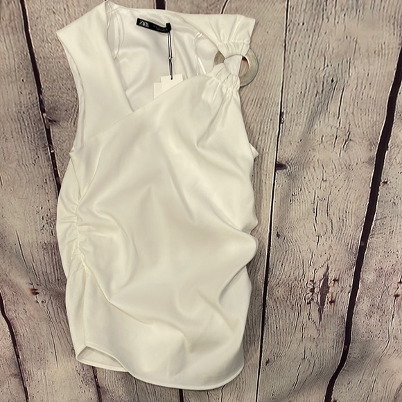 ZARA ASYMMETRICAL WHITE BUCKLED TOP SMALL NWT - Picture 5 of 6